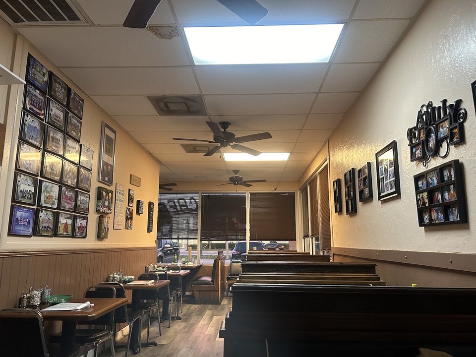 Family-friendly restaurant seating in a bright room.